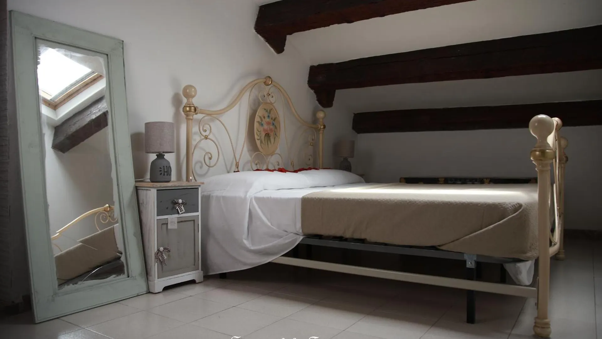 Studio Loft Ferrara Centro Storico Vista Castello Apartment